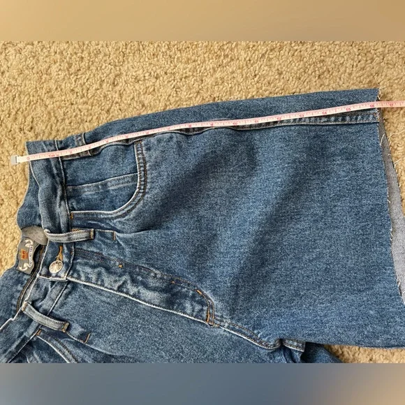 Vintage The Limited Cut-Off Pleated High Rise Blue Jean Shorts with Back Yoke - Picture 13 of 16
